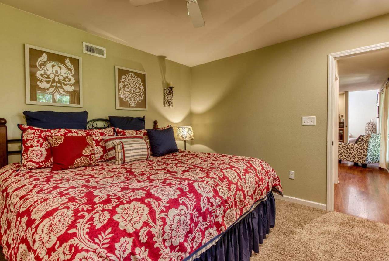 Memorable "Deer & Doe" By Honeybearcabins 4Br 3Ba, Mountain View Deck, Farmhouse Decor, Fireplace, 3 Acres Sevierville Kültér fotó
