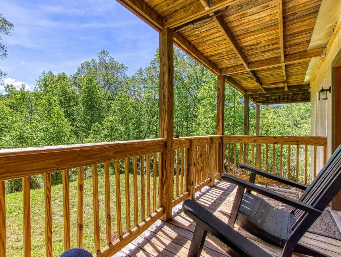 Memorable "Deer & Doe" By Honeybearcabins 4Br 3Ba, Mountain View Deck, Farmhouse Decor, Fireplace, 3 Acres Sevierville Kültér fotó