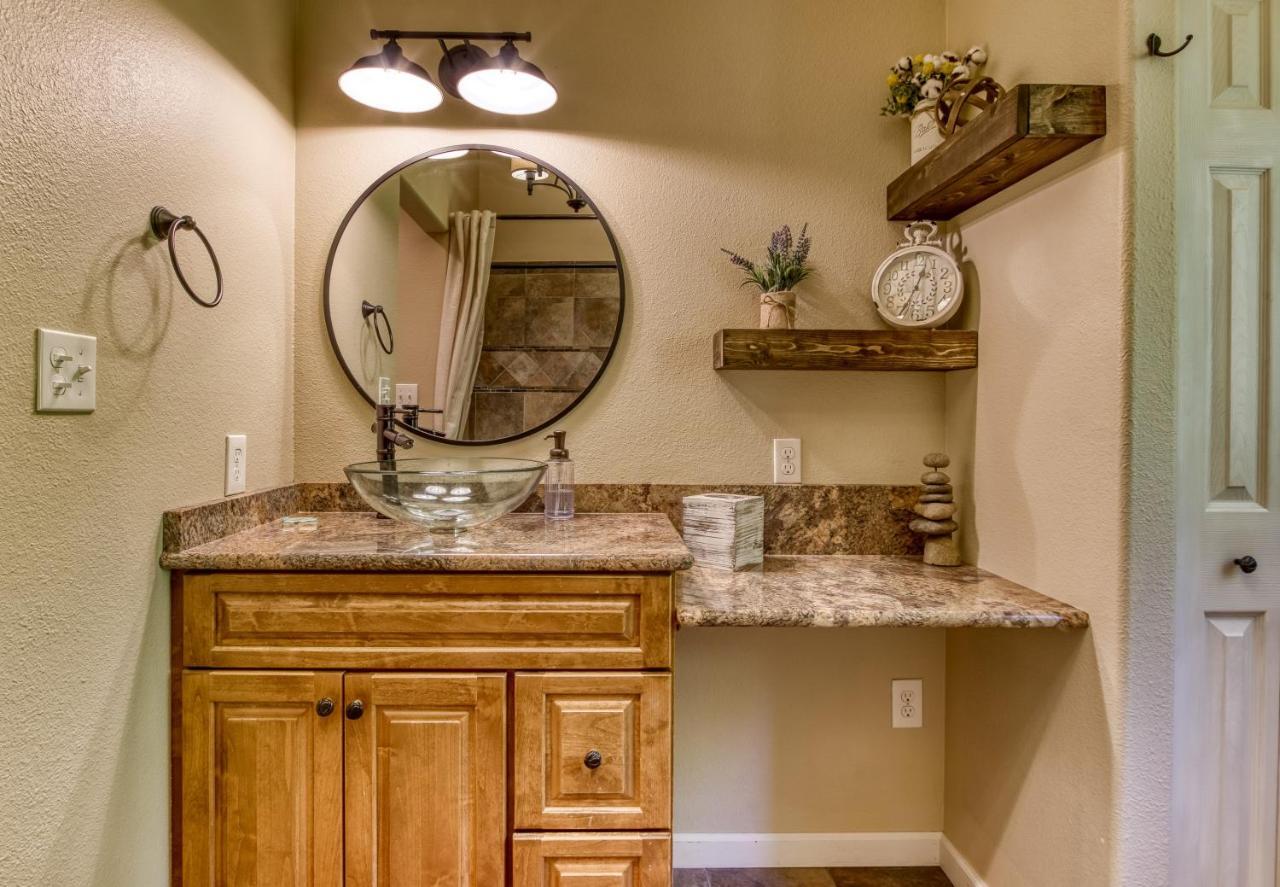 Memorable "Deer & Doe" By Honeybearcabins 4Br 3Ba, Mountain View Deck, Farmhouse Decor, Fireplace, 3 Acres Sevierville Kültér fotó