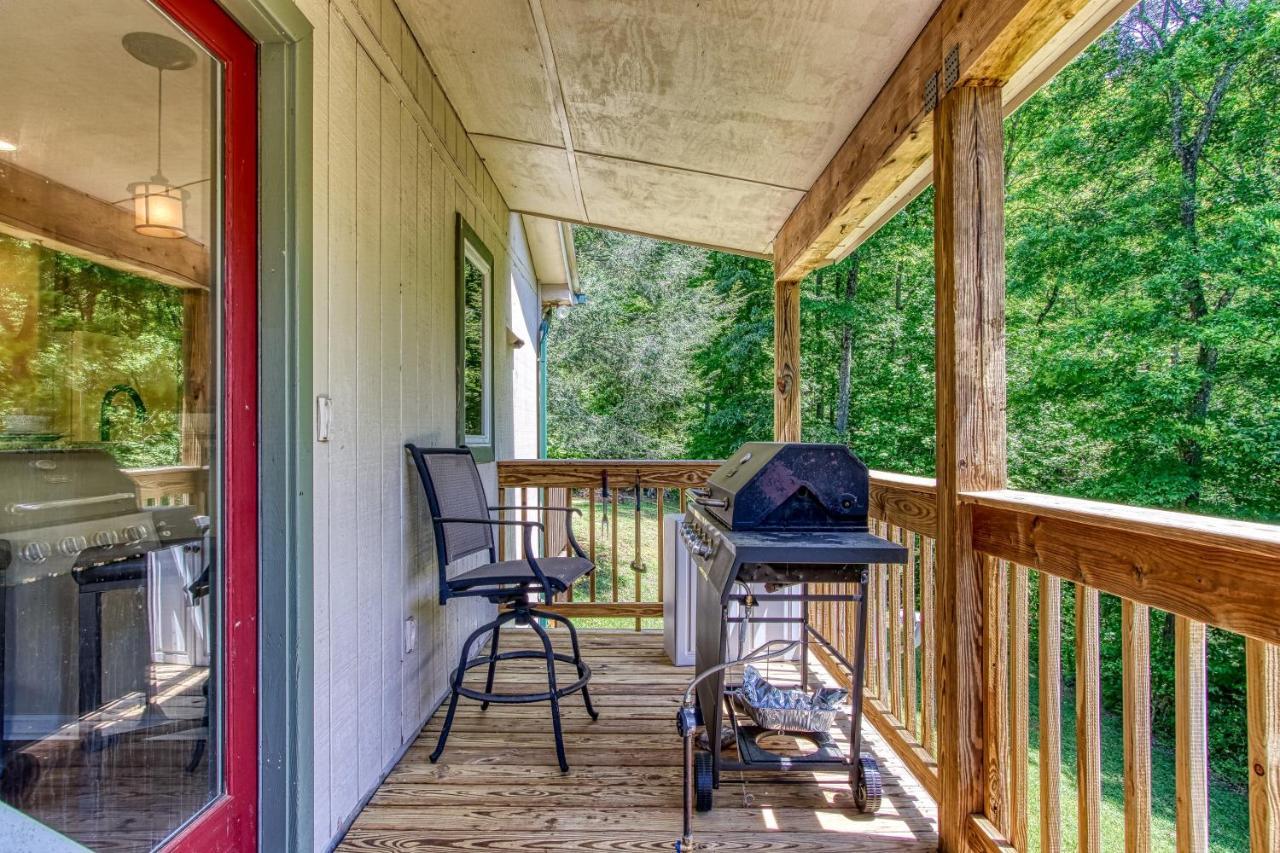 Memorable "Deer & Doe" By Honeybearcabins 4Br 3Ba, Mountain View Deck, Farmhouse Decor, Fireplace, 3 Acres Sevierville Kültér fotó